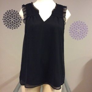 🌻 💰⬇️ NWOT! Elle Sleeveless Top